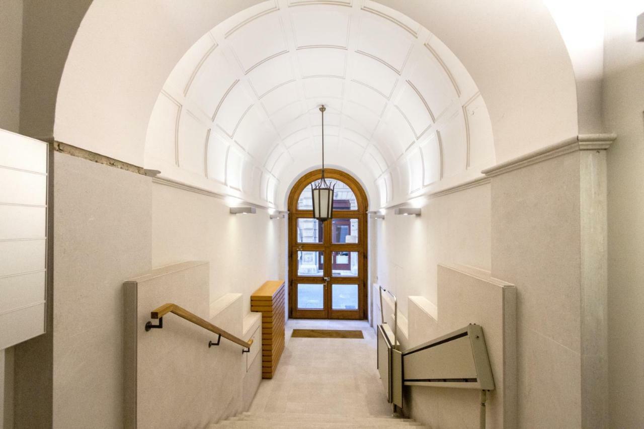 Tergesteo Palace Suite Trieste Ngoại thất bức ảnh